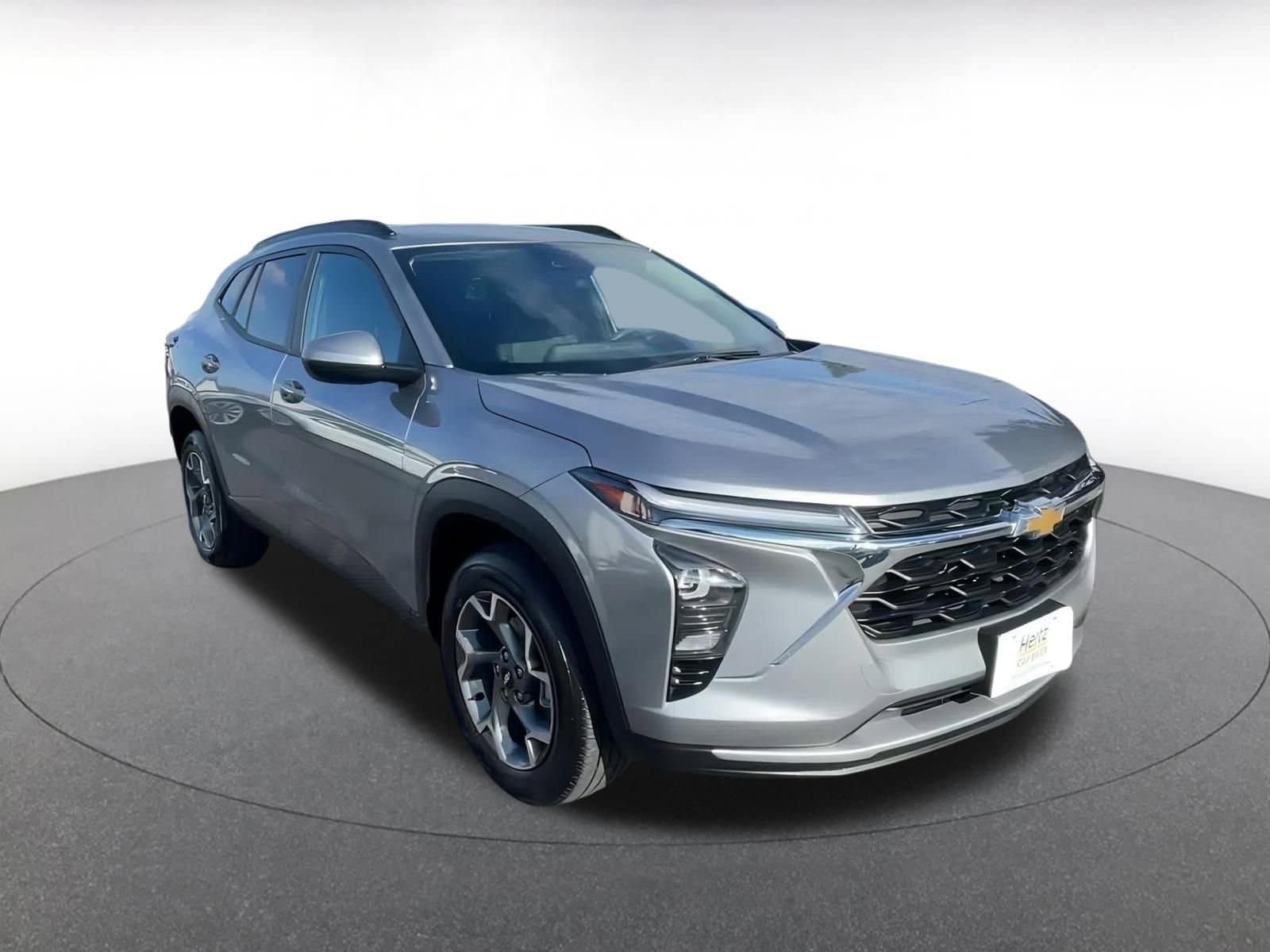 Thumbnail: 2025 Chevrolet Trax - 3