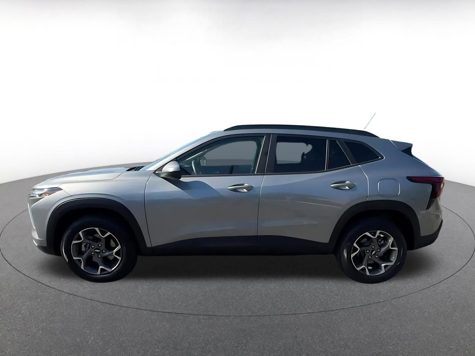 Thumbnail: 2025 Chevrolet Trax - 9