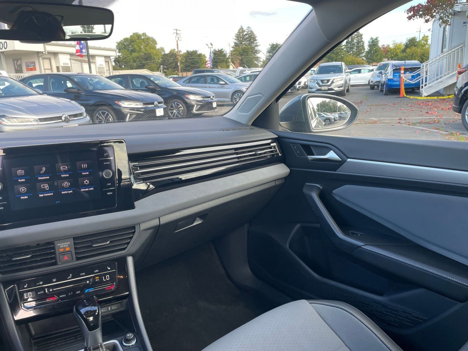 Thumbnail: 2025 Volkswagen Jetta - 29