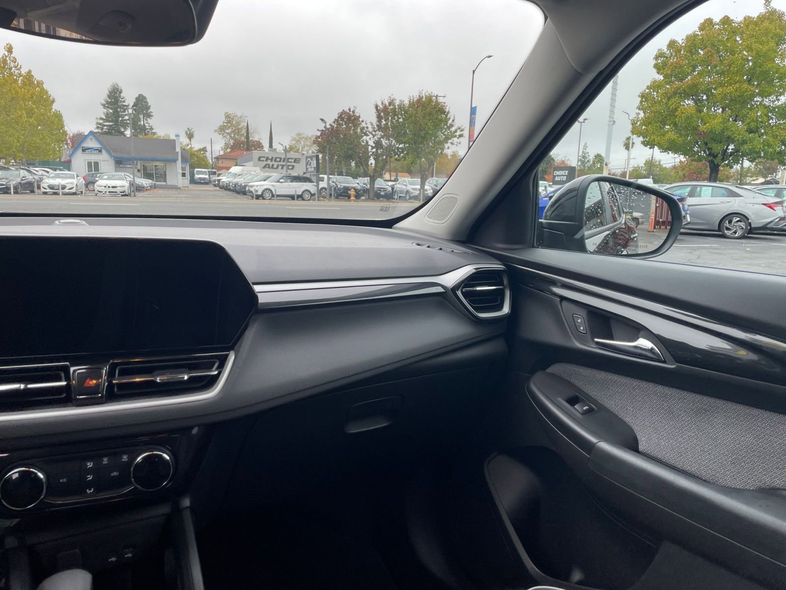 Thumbnail: 2025 Chevrolet TrailBlazer - 29