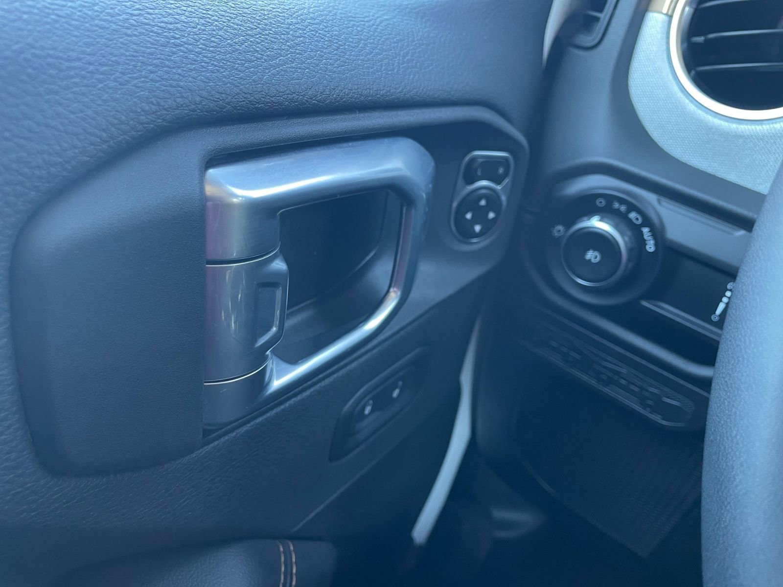 Thumbnail: 2025 Jeep Wrangler - 20