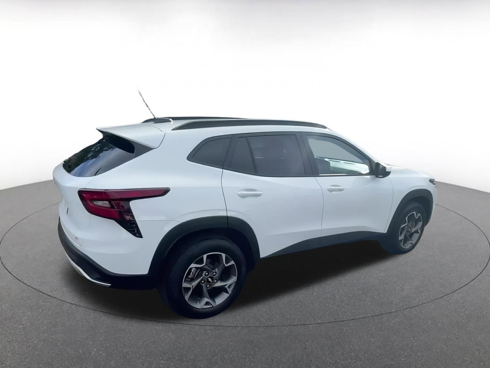 Thumbnail: 2025 Chevrolet Trax - 15