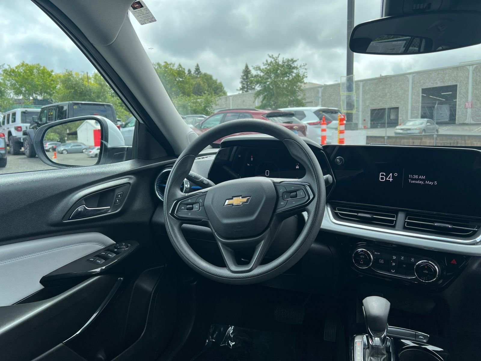 Thumbnail: 2025 Chevrolet Trax - 33