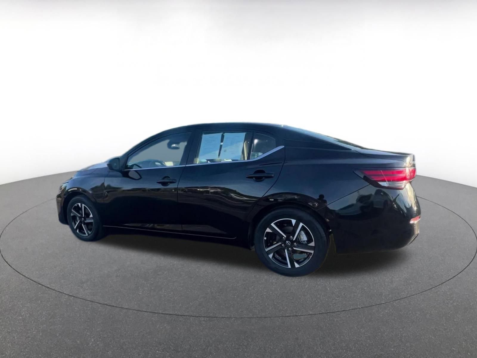 Thumbnail: 2025 Nissan Sentra - 10