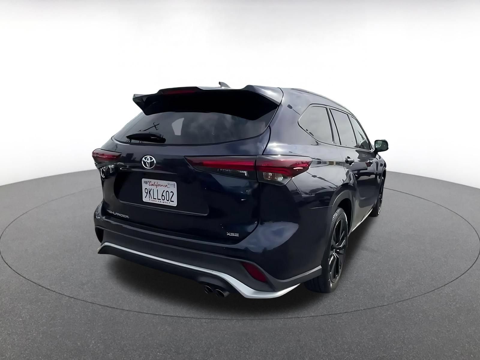 Thumbnail: 2024 Toyota Highlander - 11