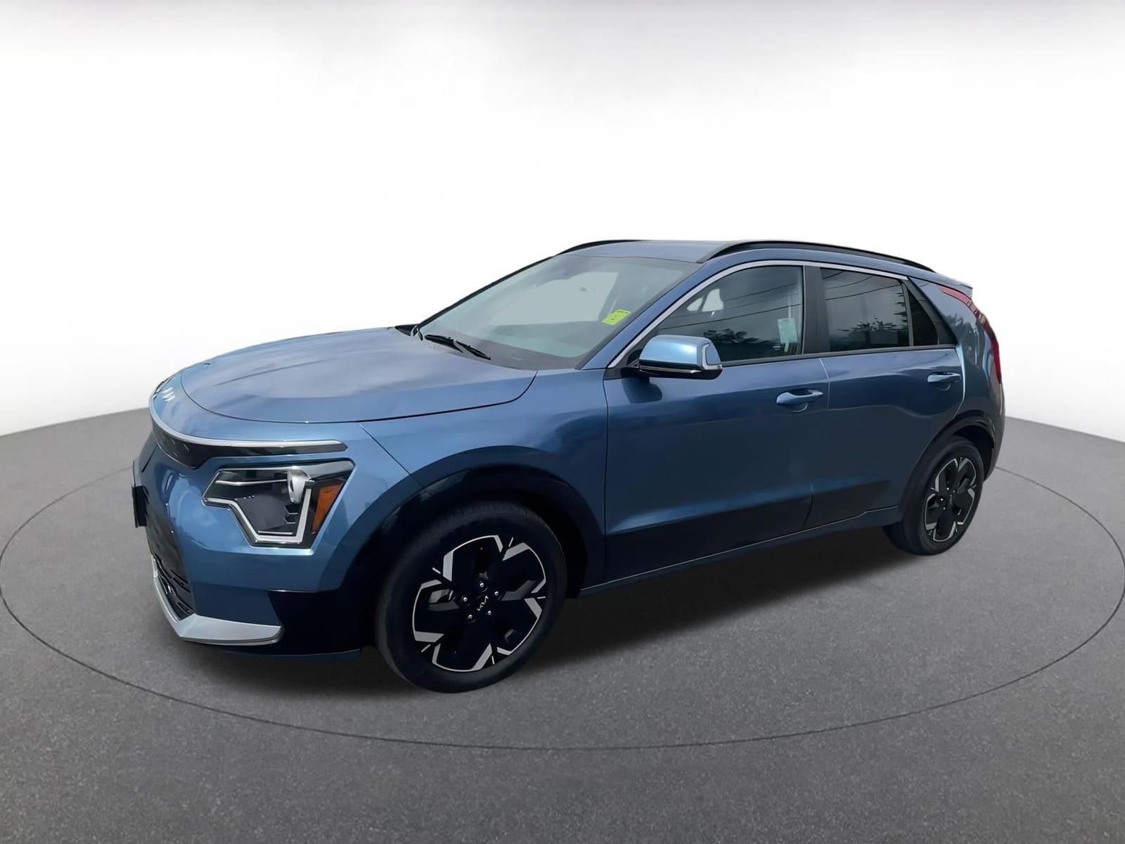 Thumbnail: 2023 Kia Niro - 7