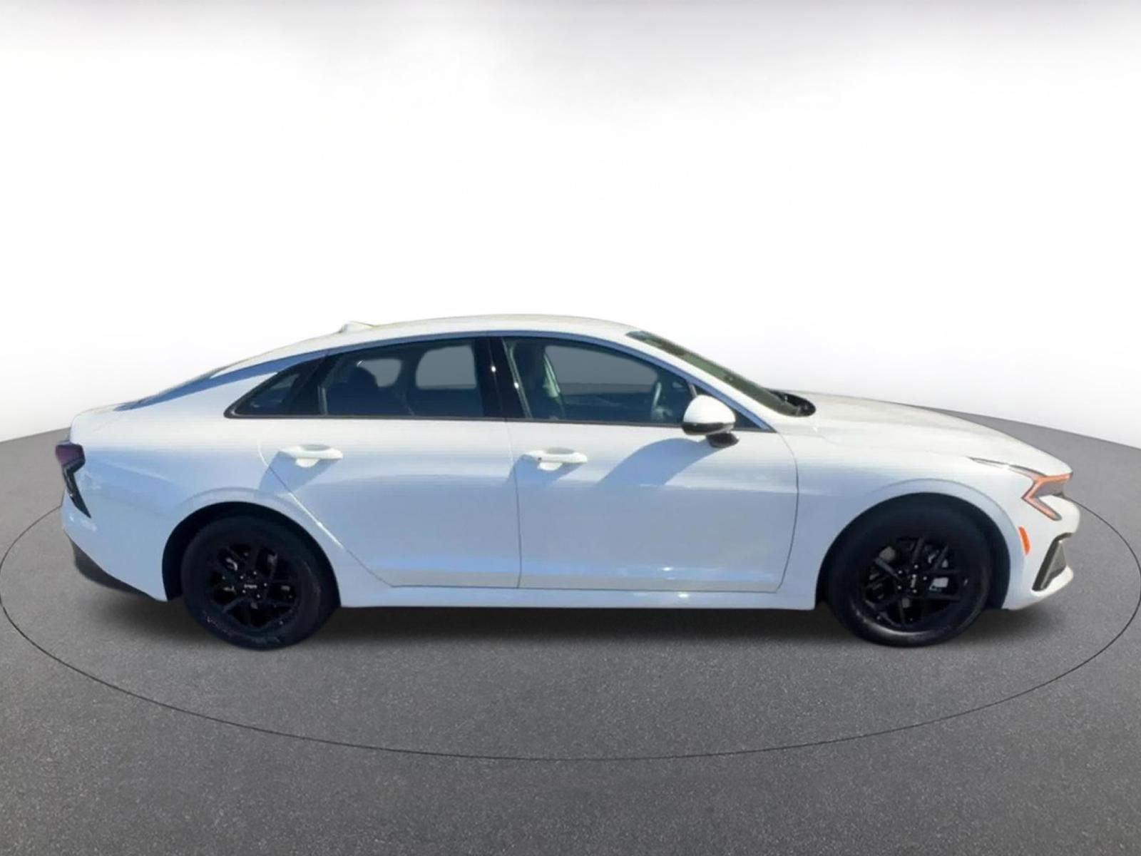 Thumbnail: 2025 Kia K5 - 15