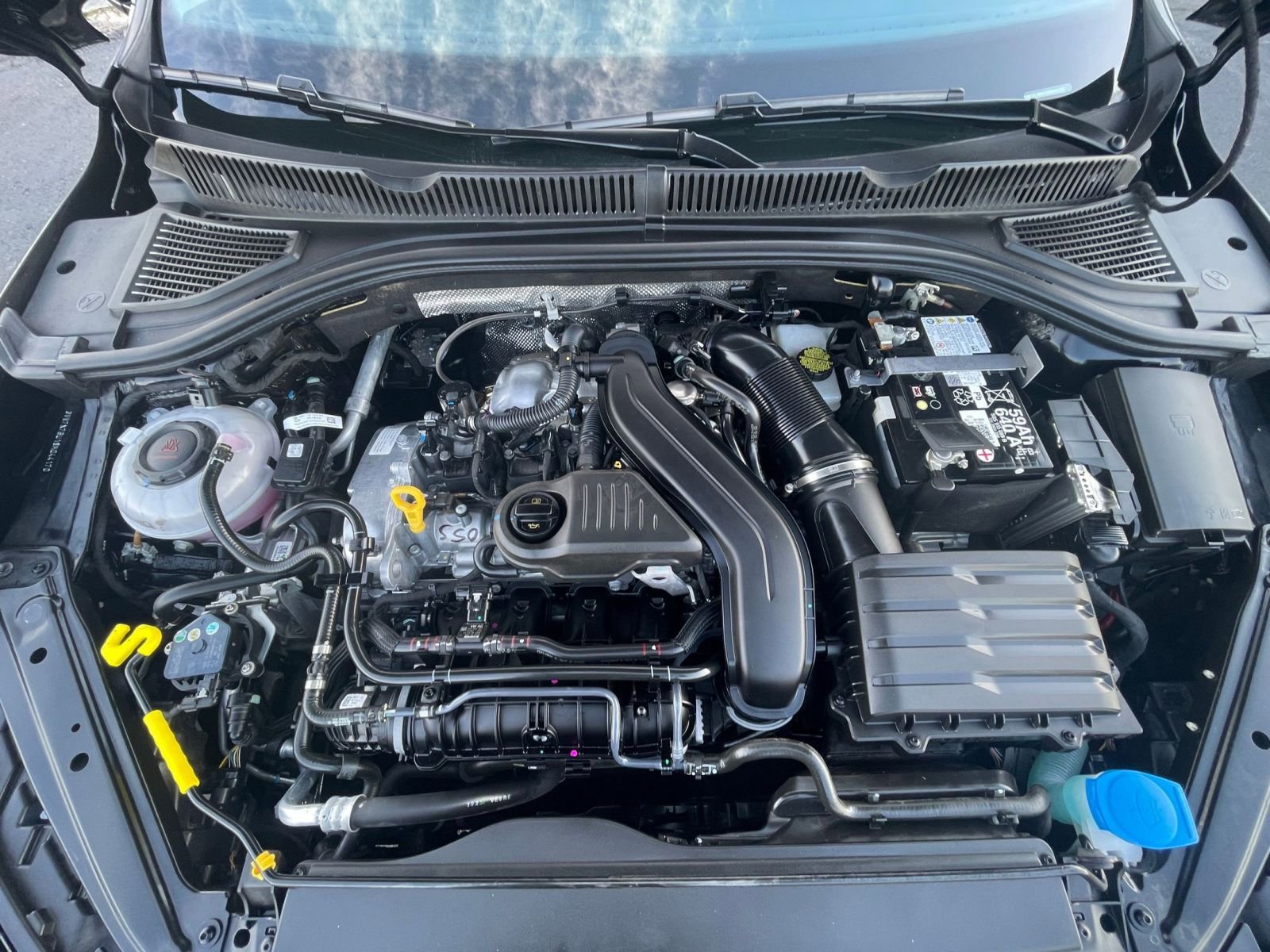 Thumbnail: 2025 Volkswagen Jetta - 32