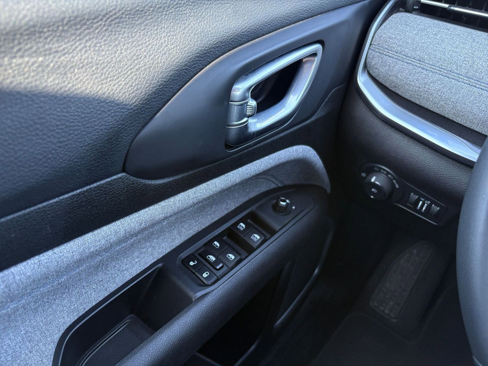 Thumbnail: 2025 Jeep Compass - 18