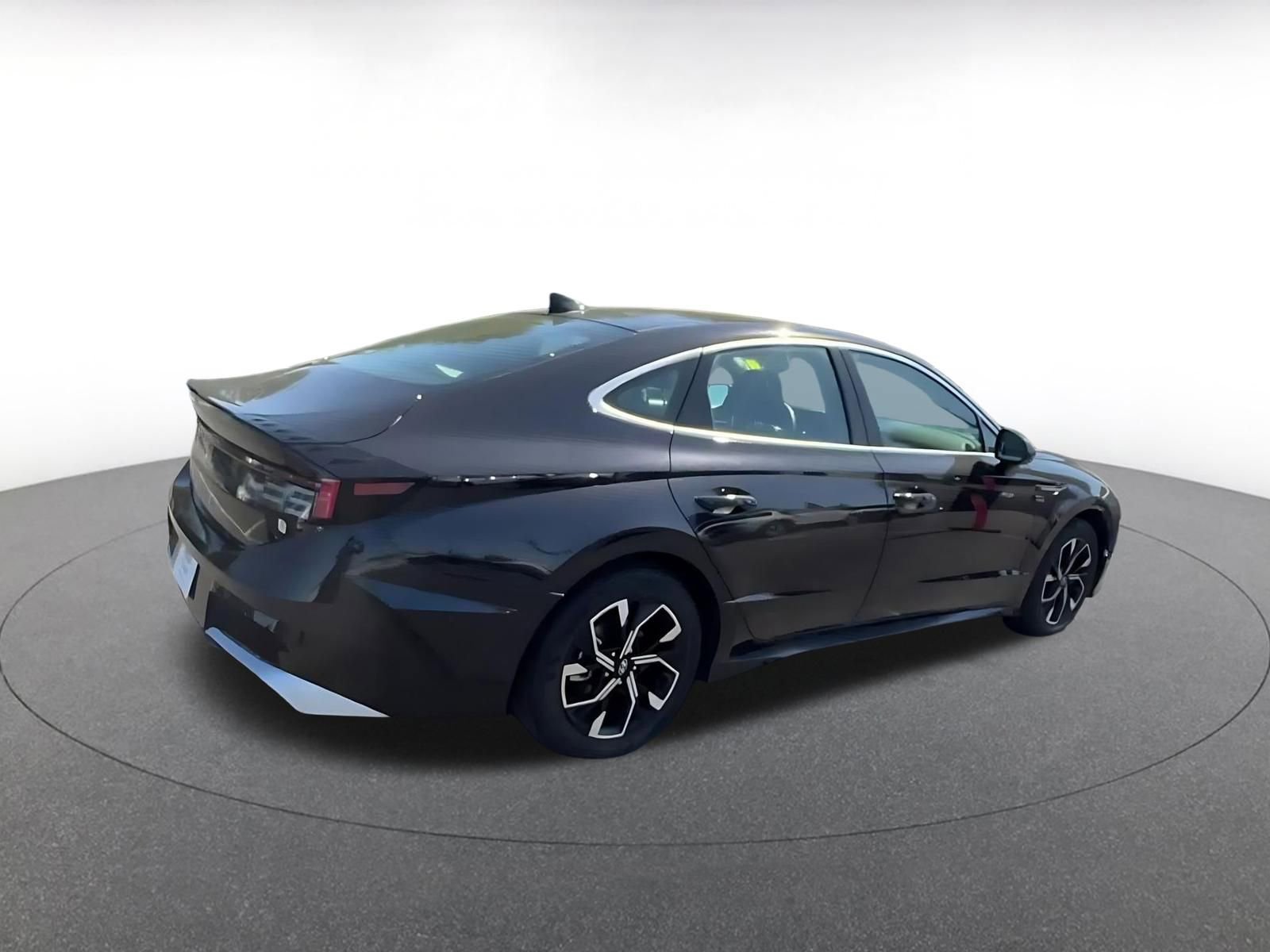 Thumbnail: 2025 Hyundai Sonata - 14