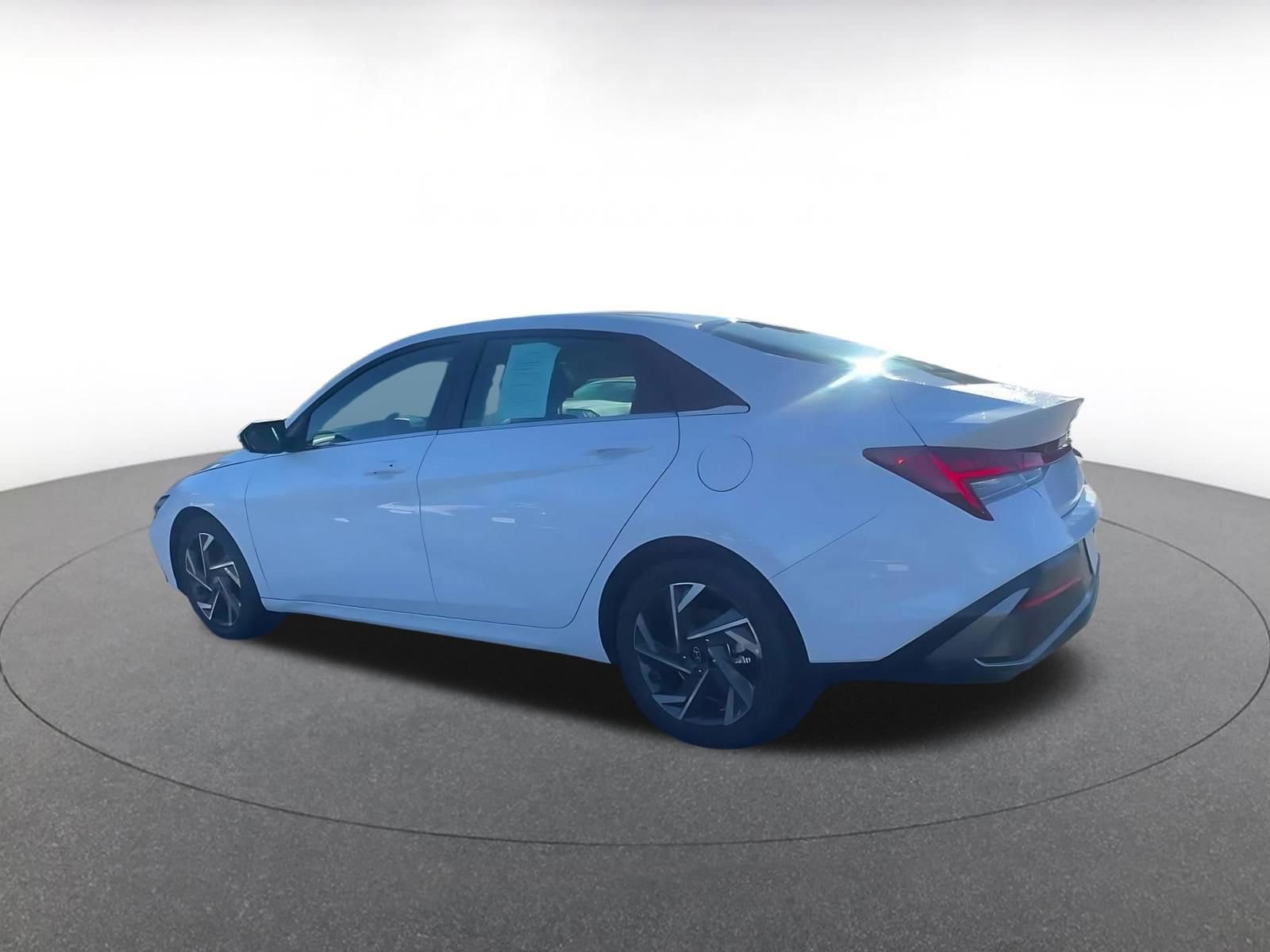 Thumbnail: 2025 Hyundai Elantra - 10