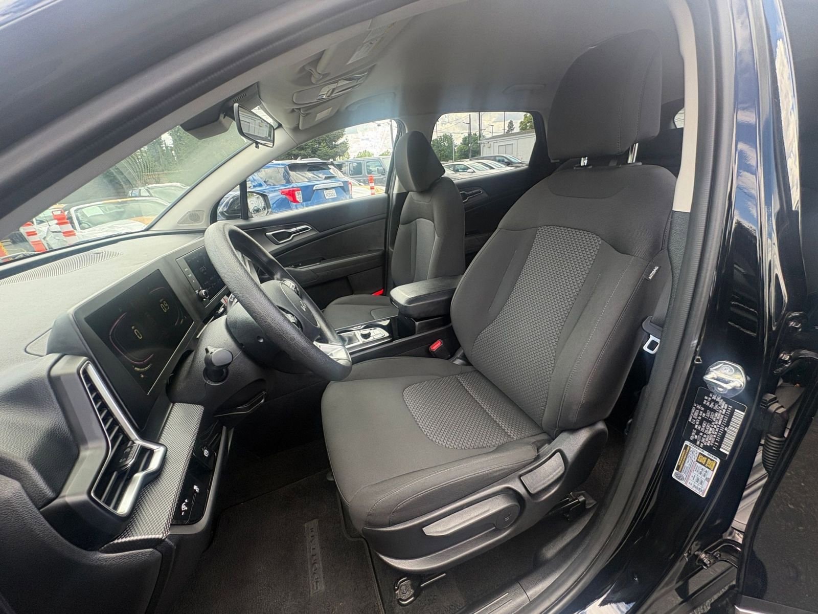 Thumbnail: 2025 Kia Sportage - 35
