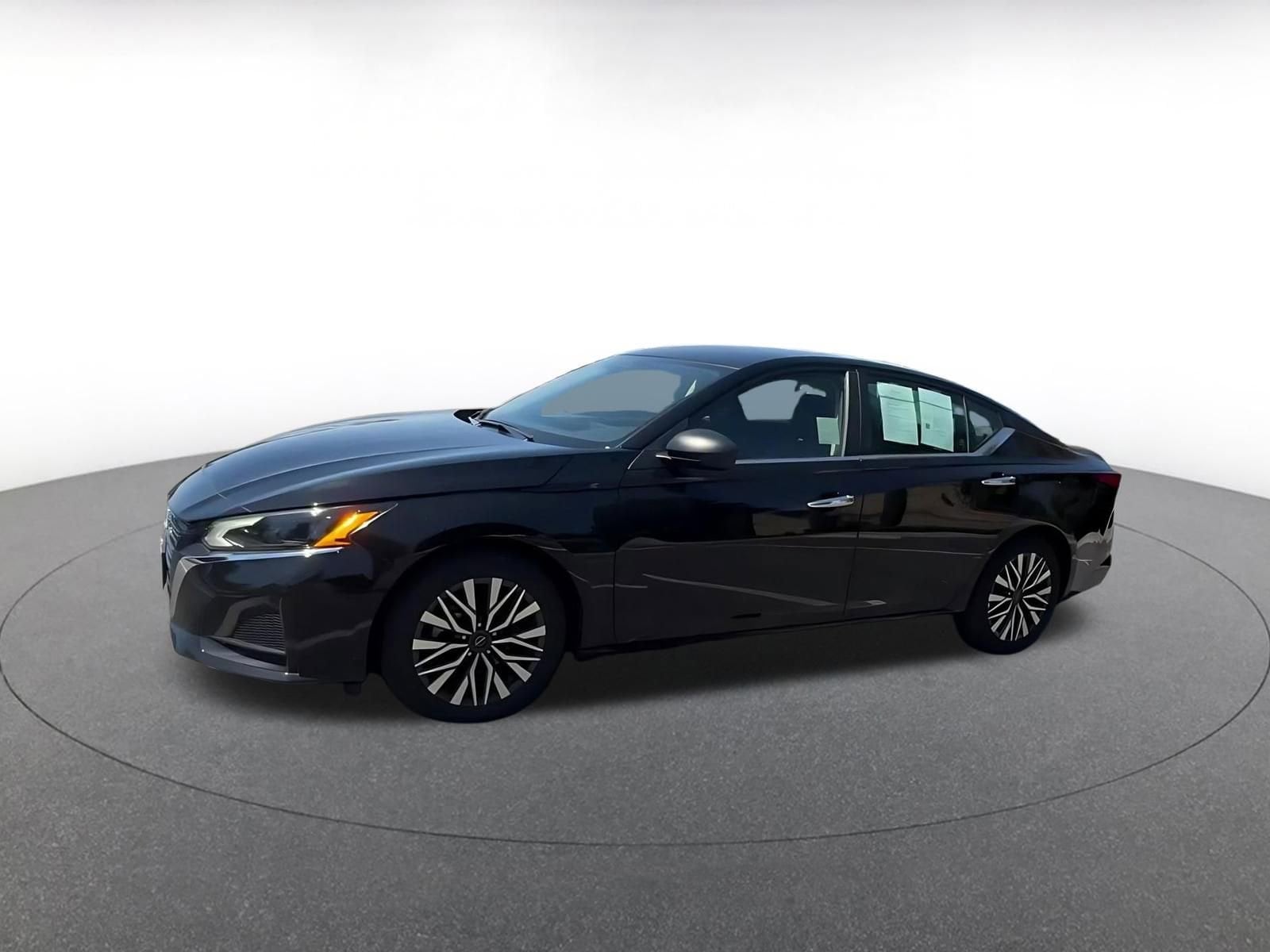 Thumbnail: 2025 Nissan Altima - 8