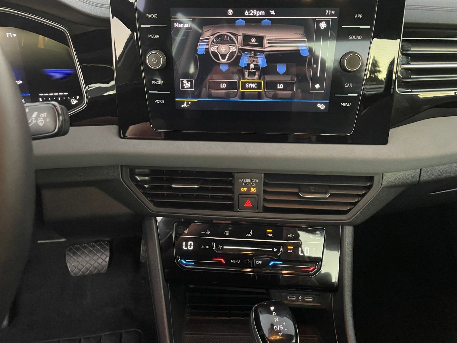 Thumbnail: 2025 Volkswagen Jetta - 18