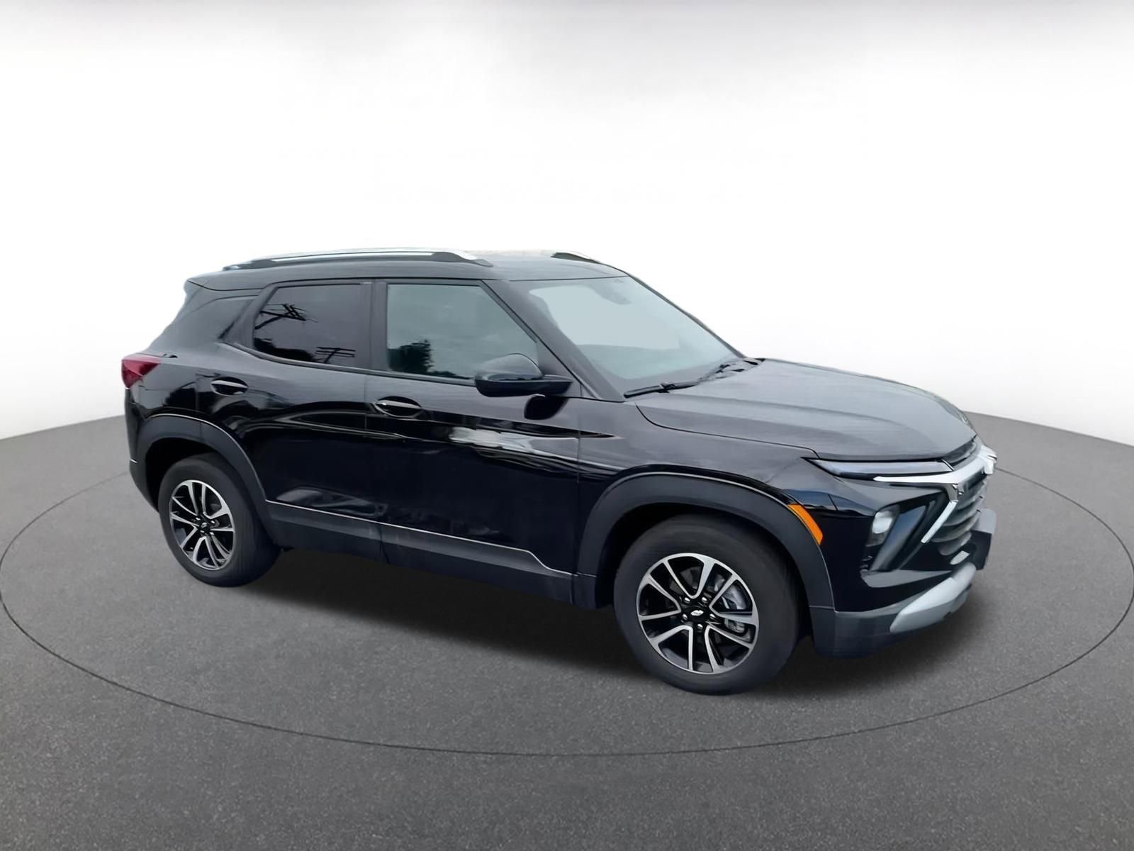 Thumbnail: 2025 Chevrolet TrailBlazer - 2