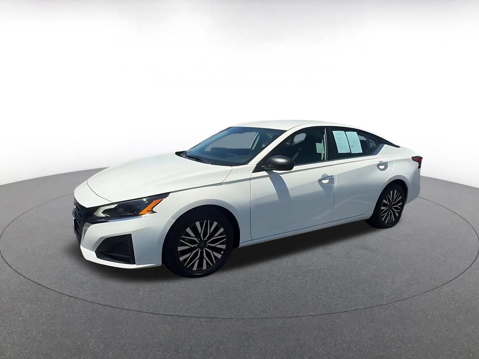 Thumbnail: 2025 Nissan Altima - 8