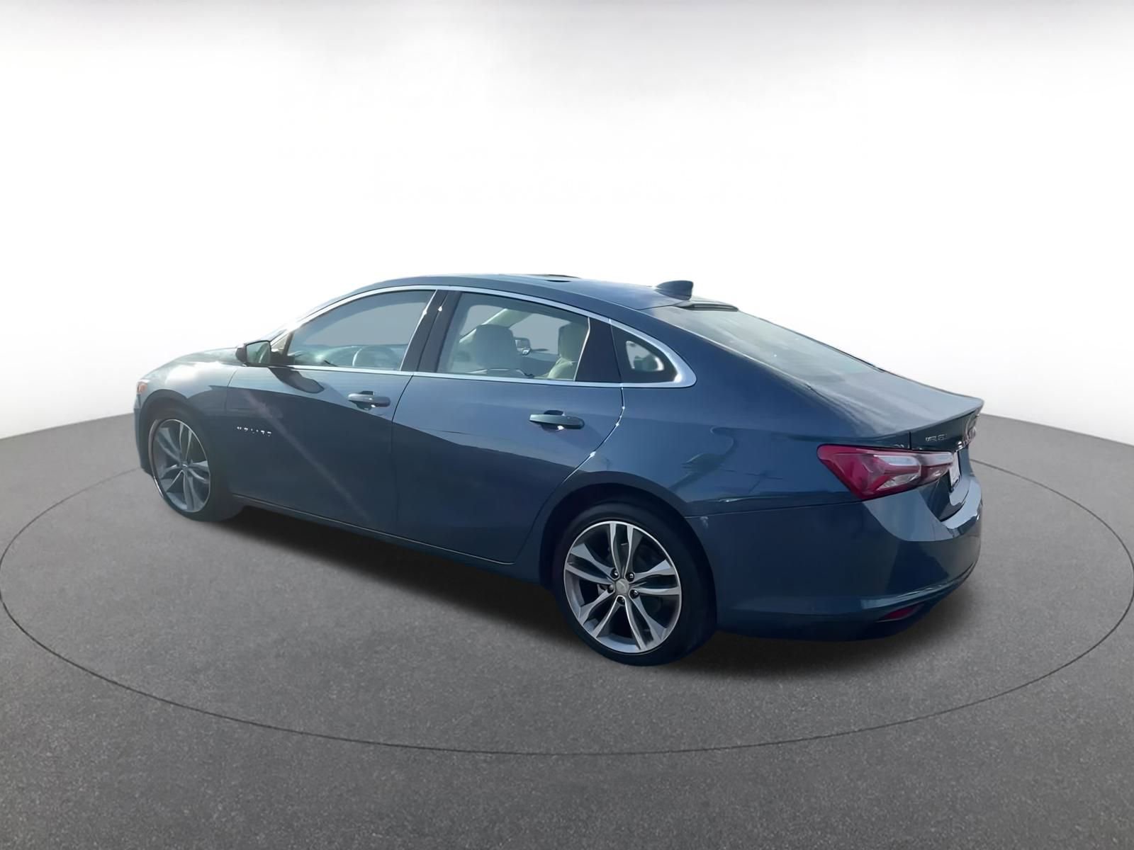 Thumbnail: 2024 Chevrolet Malibu - 10