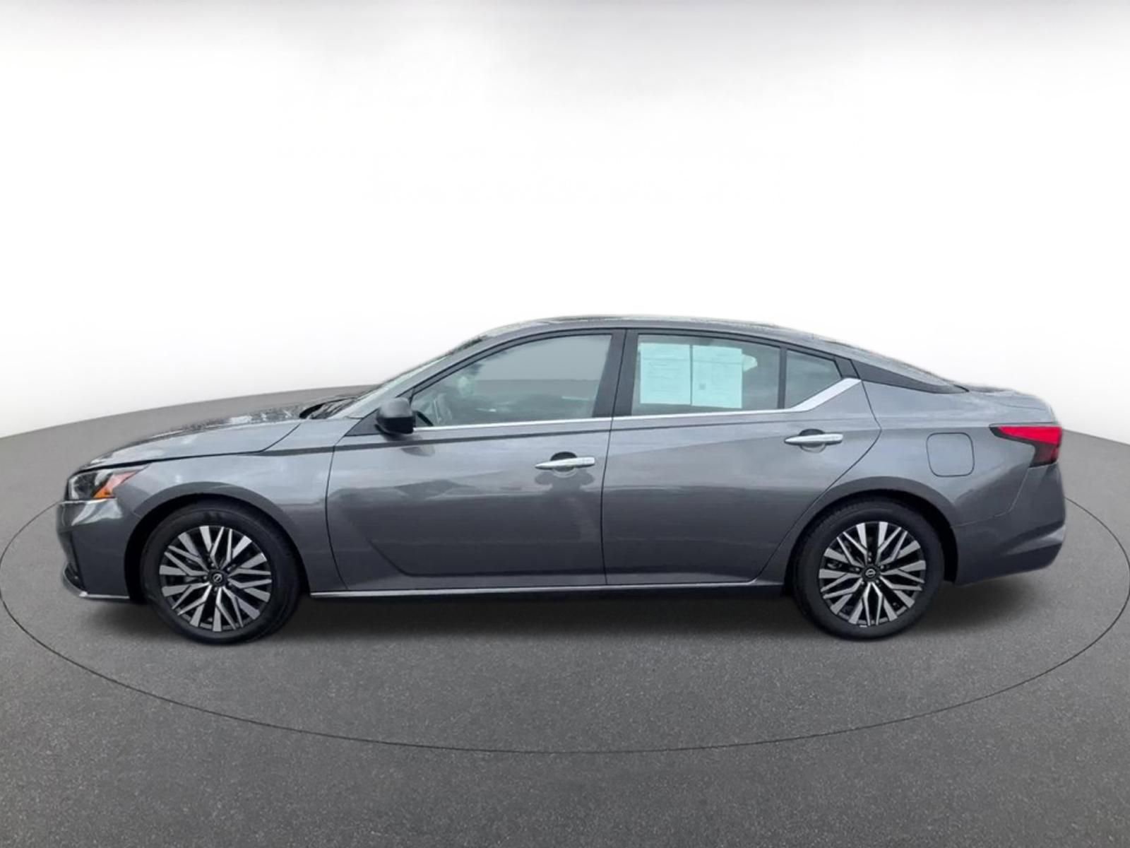 Thumbnail: 2025 Nissan Altima - 9