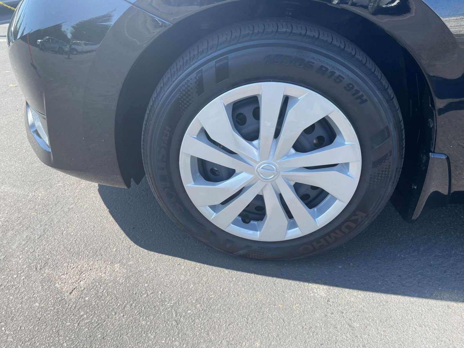 2024 Nissan Versa S 28