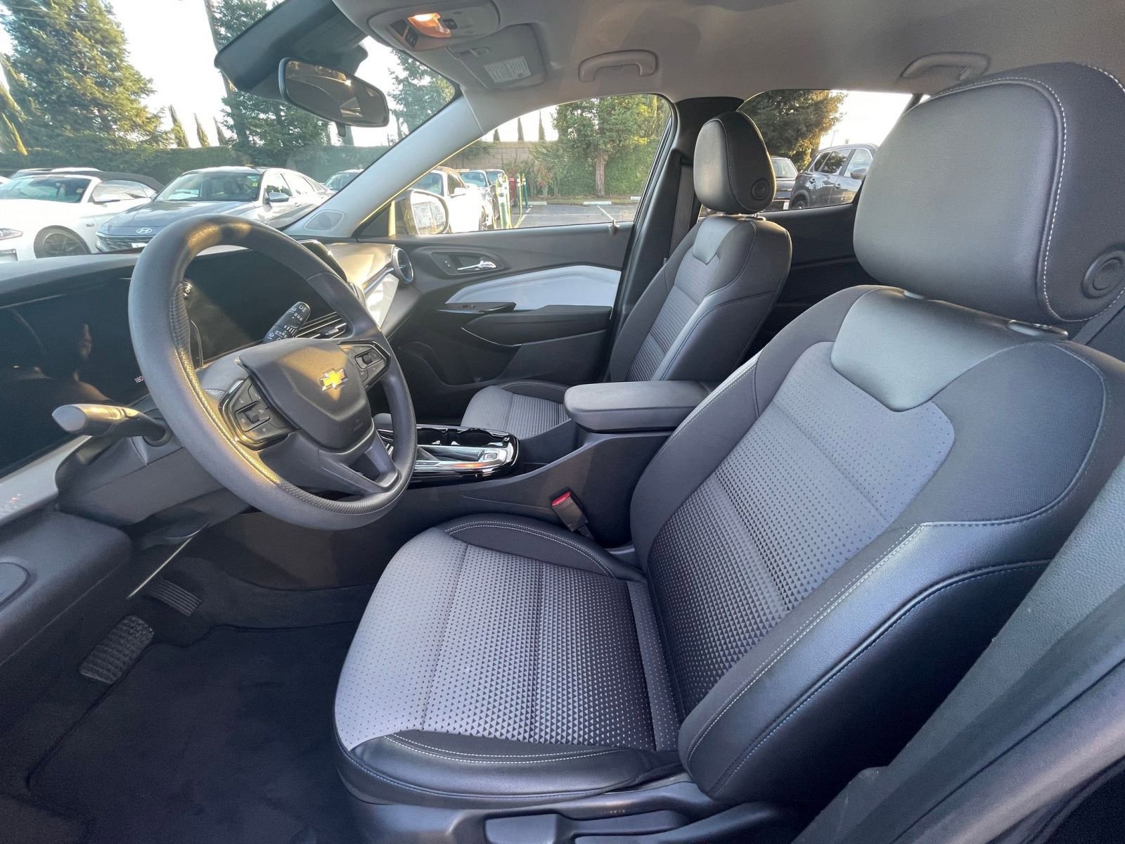 Thumbnail: 2025 Chevrolet Trax - 27