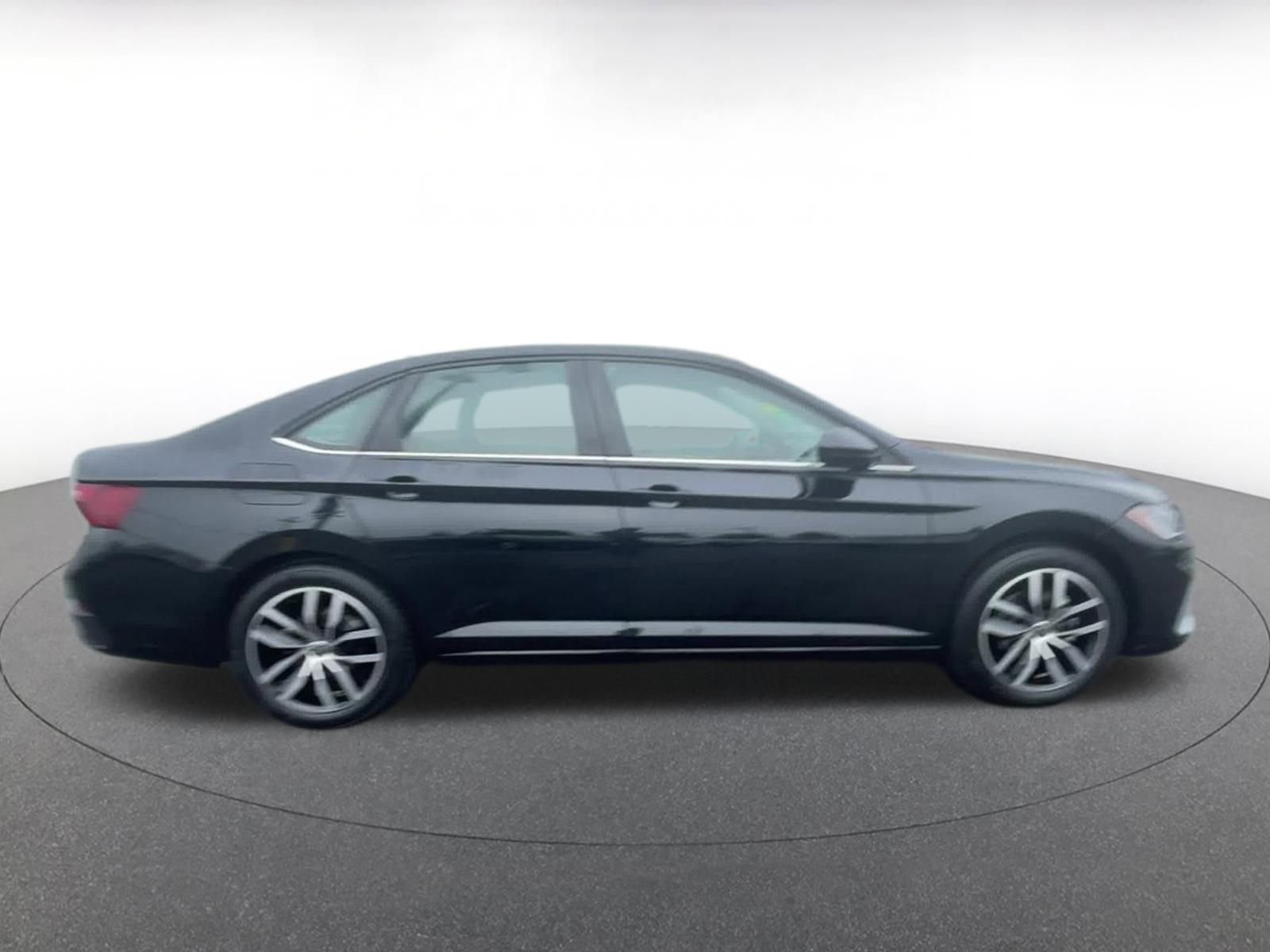 Thumbnail: 2025 Volkswagen Jetta - 16