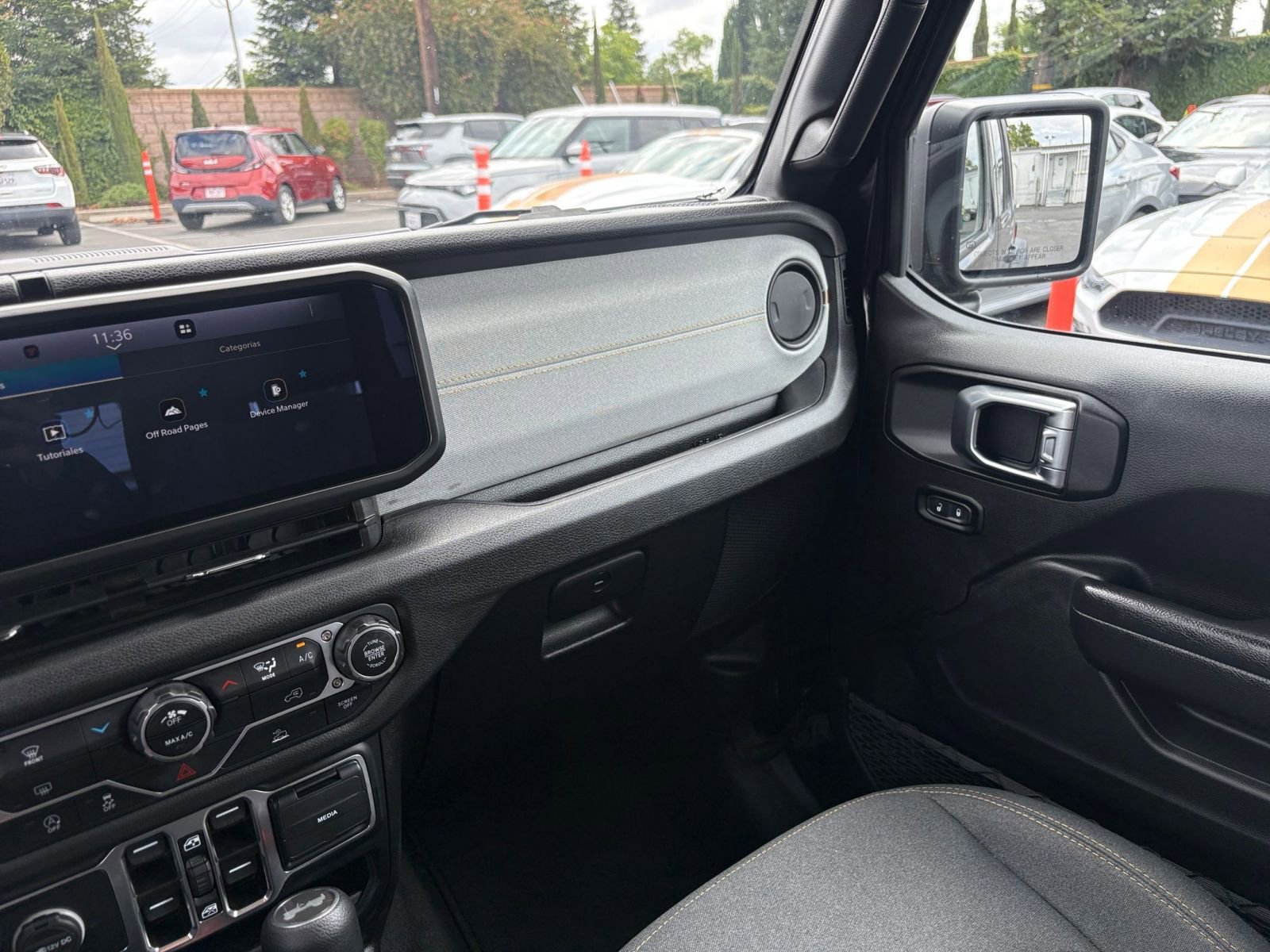 Thumbnail: 2025 Jeep Wrangler - 34