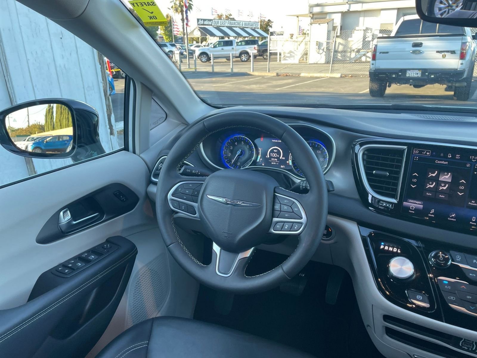 Thumbnail: 2024 Chrysler Pacifica - 35