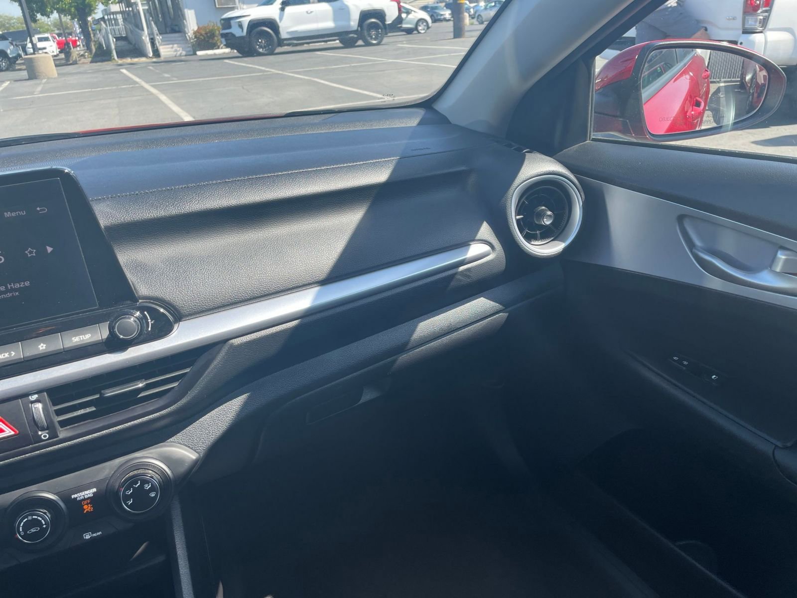 Thumbnail: 2024 Kia Forte - 32
