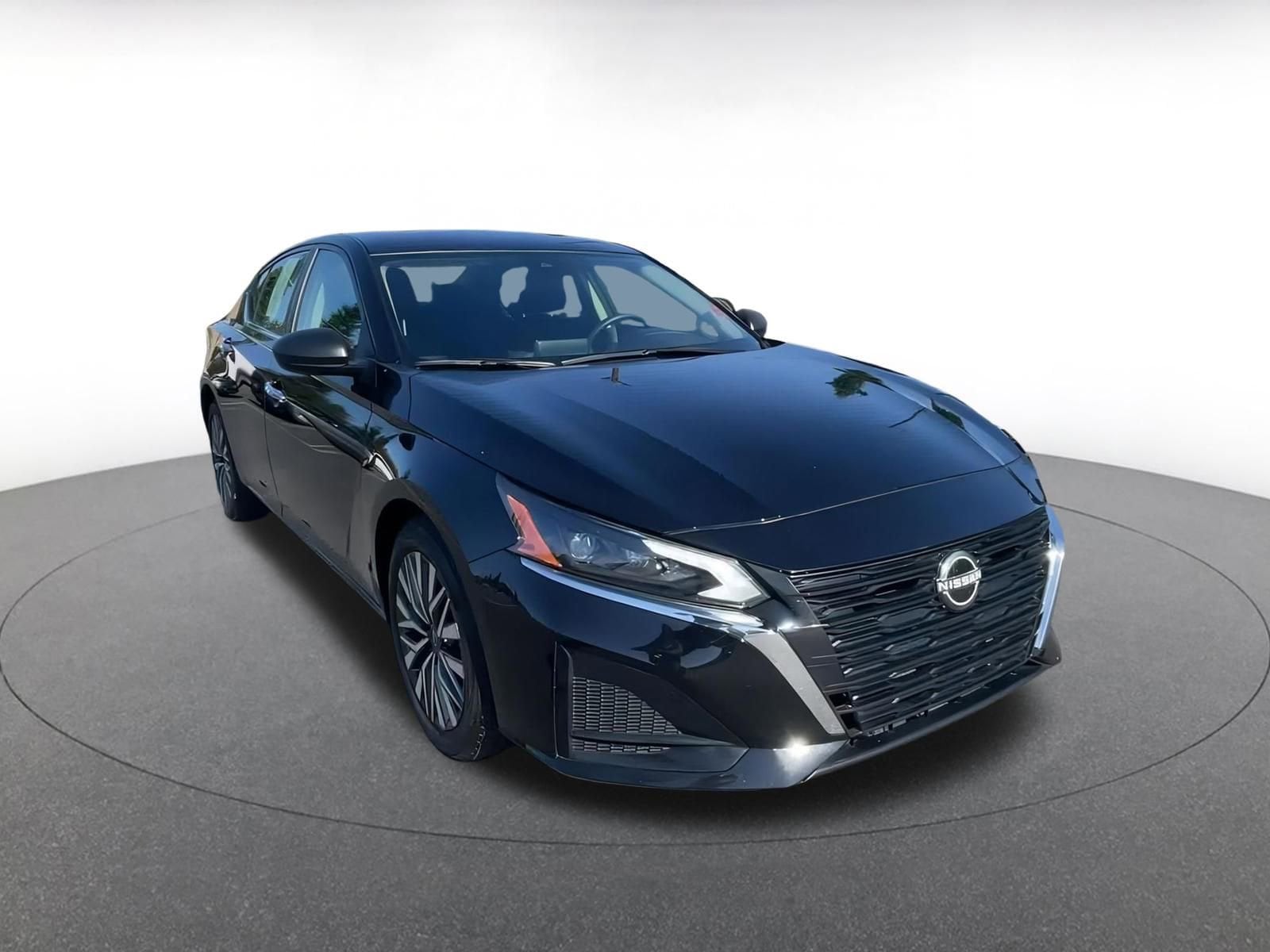 Thumbnail: 2024 Nissan Altima - 5