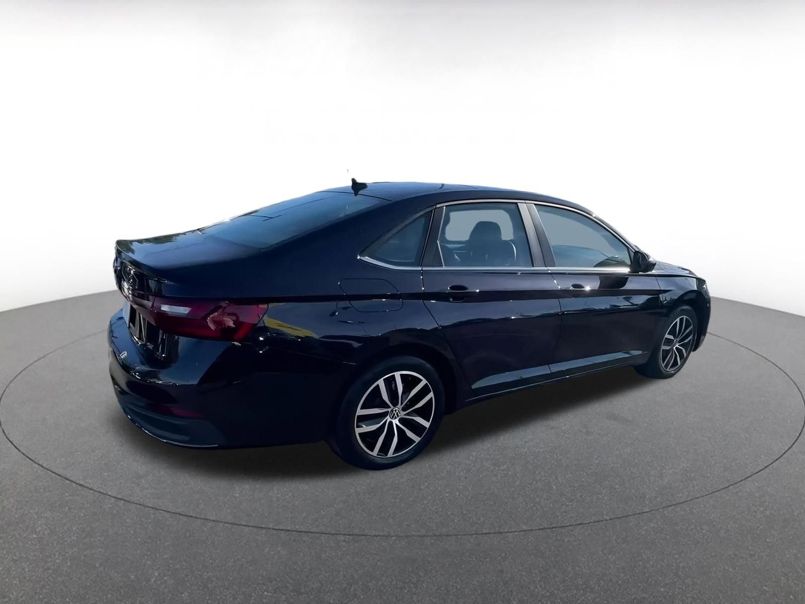 Thumbnail: 2025 Volkswagen Jetta - 14