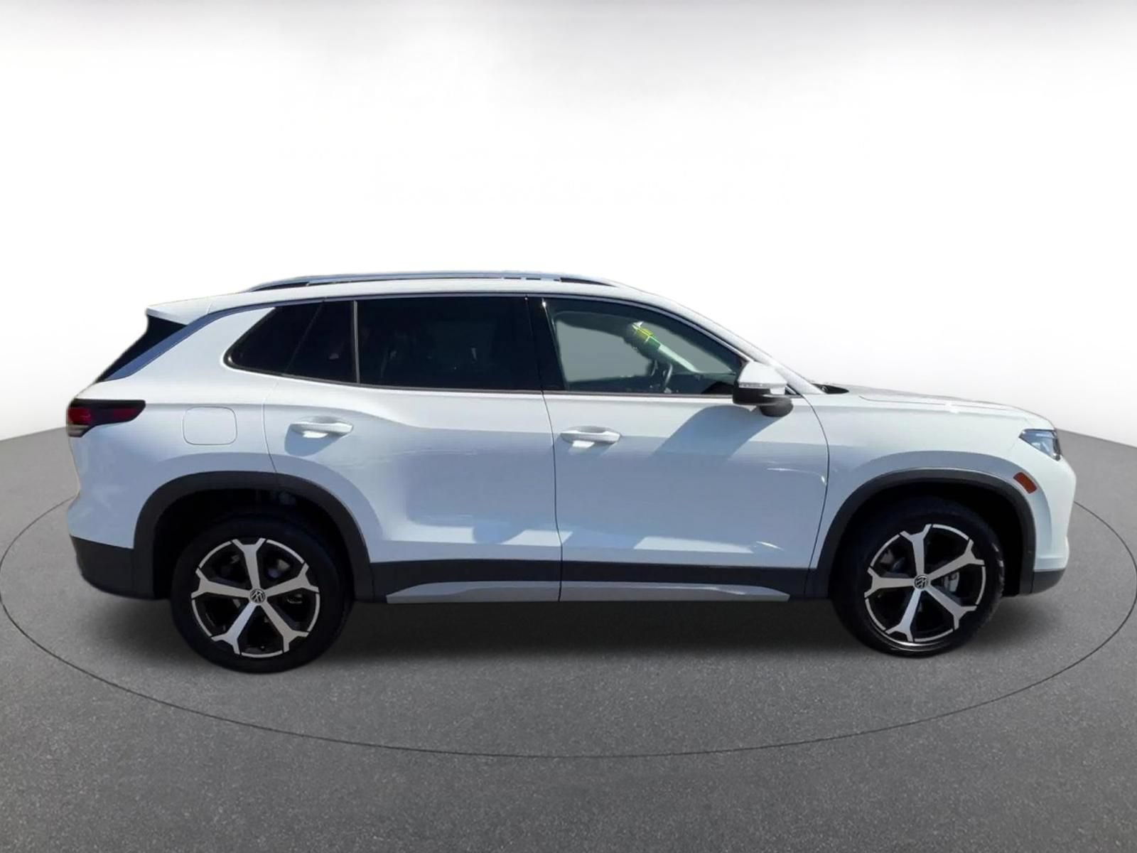 Thumbnail: 2026 Volkswagen Tiguan - 16
