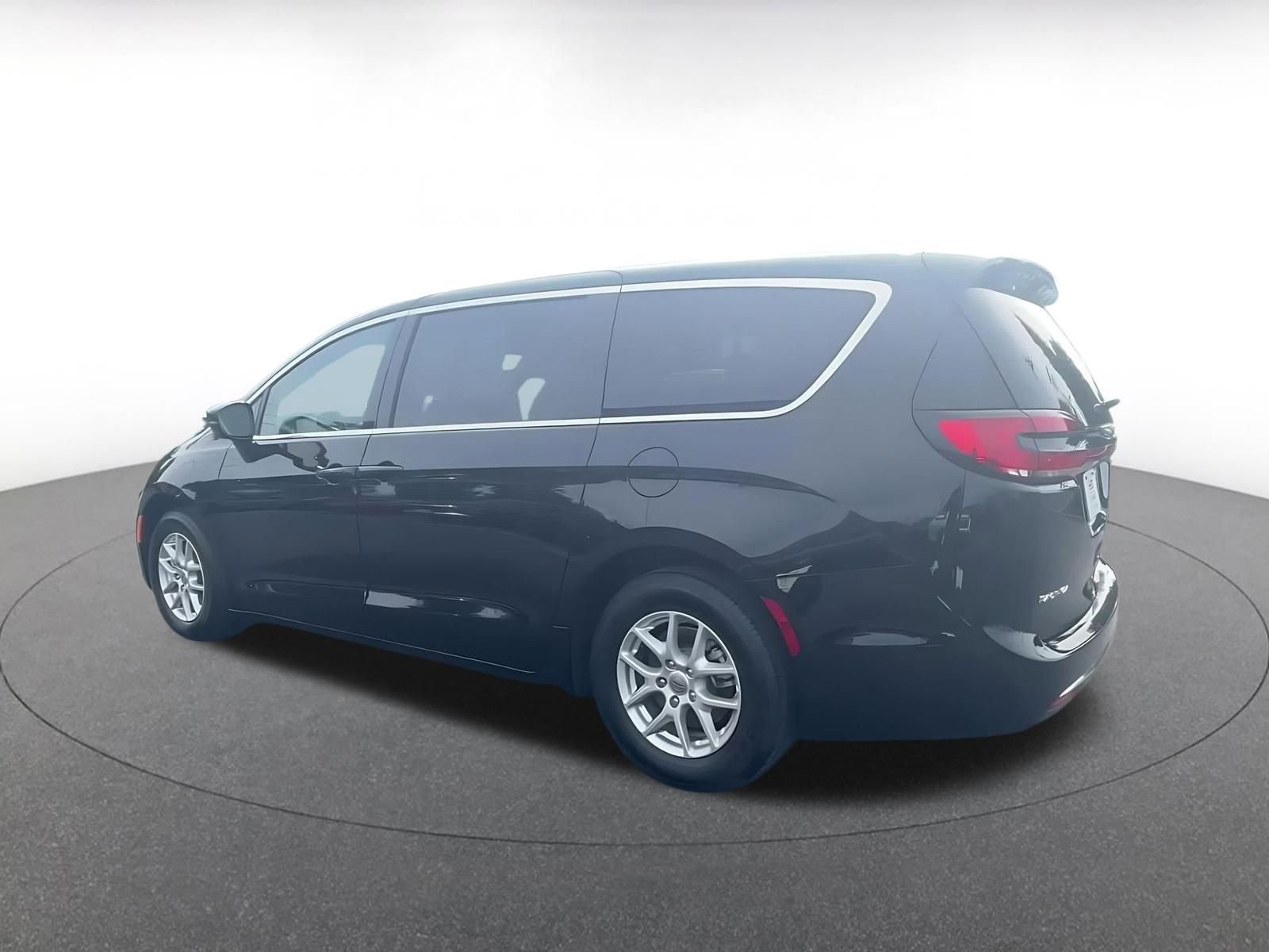 Thumbnail: 2025 Chrysler Pacifica - 10