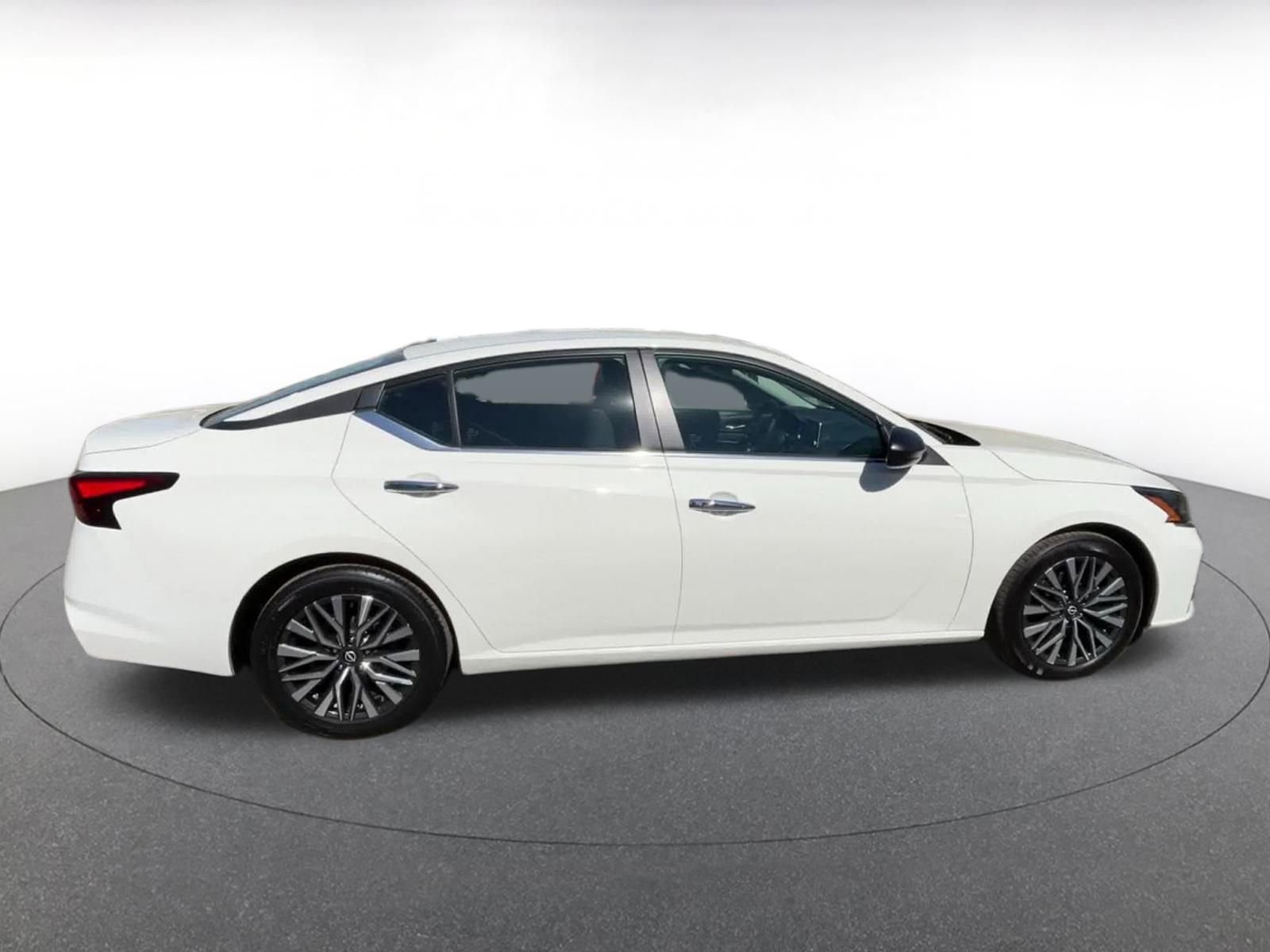 Thumbnail: 2025 Nissan Altima - 16