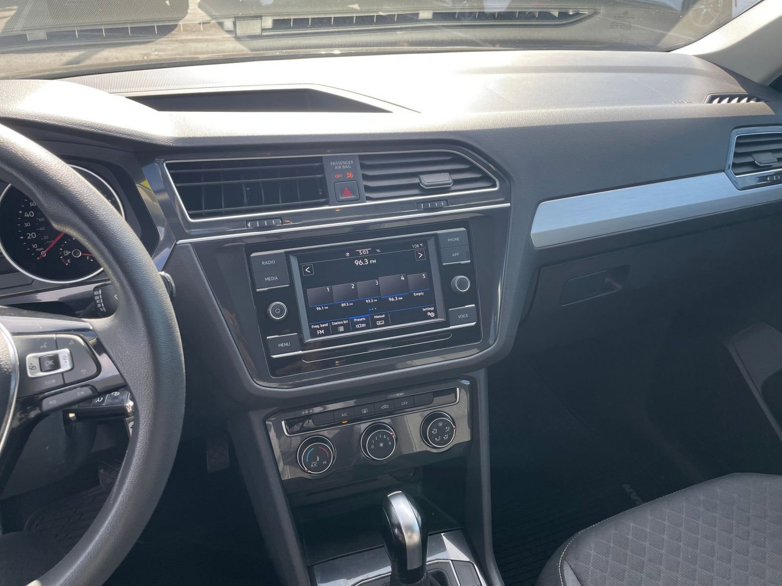 Thumbnail: 2021 Volkswagen Tiguan - 18