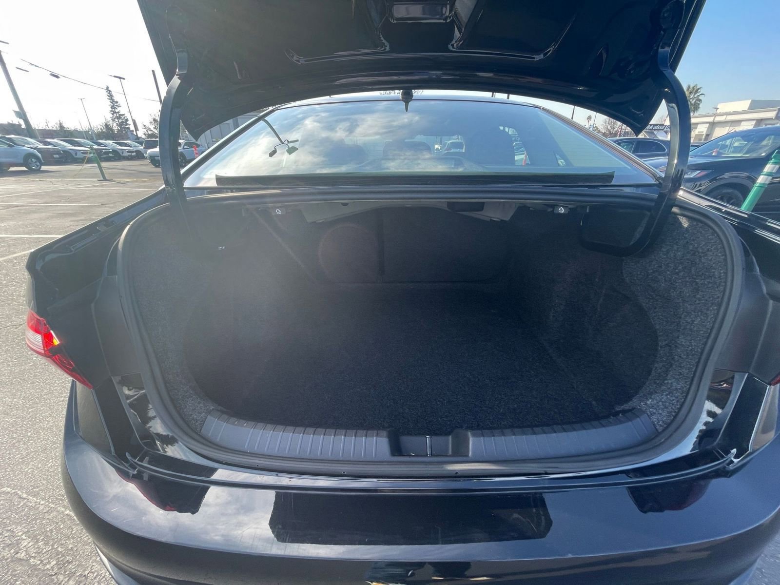 Thumbnail: 2025 Volkswagen Jetta - 27