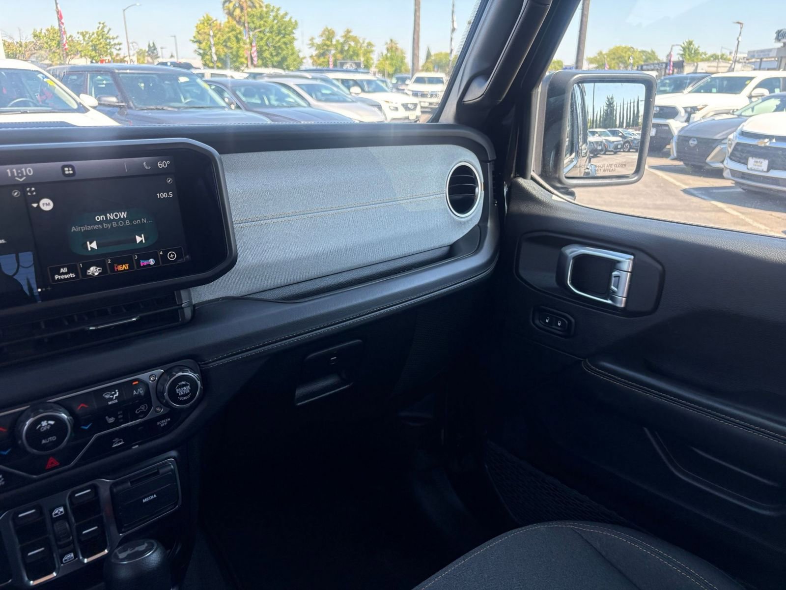Thumbnail: 2025 Jeep Wrangler - 35