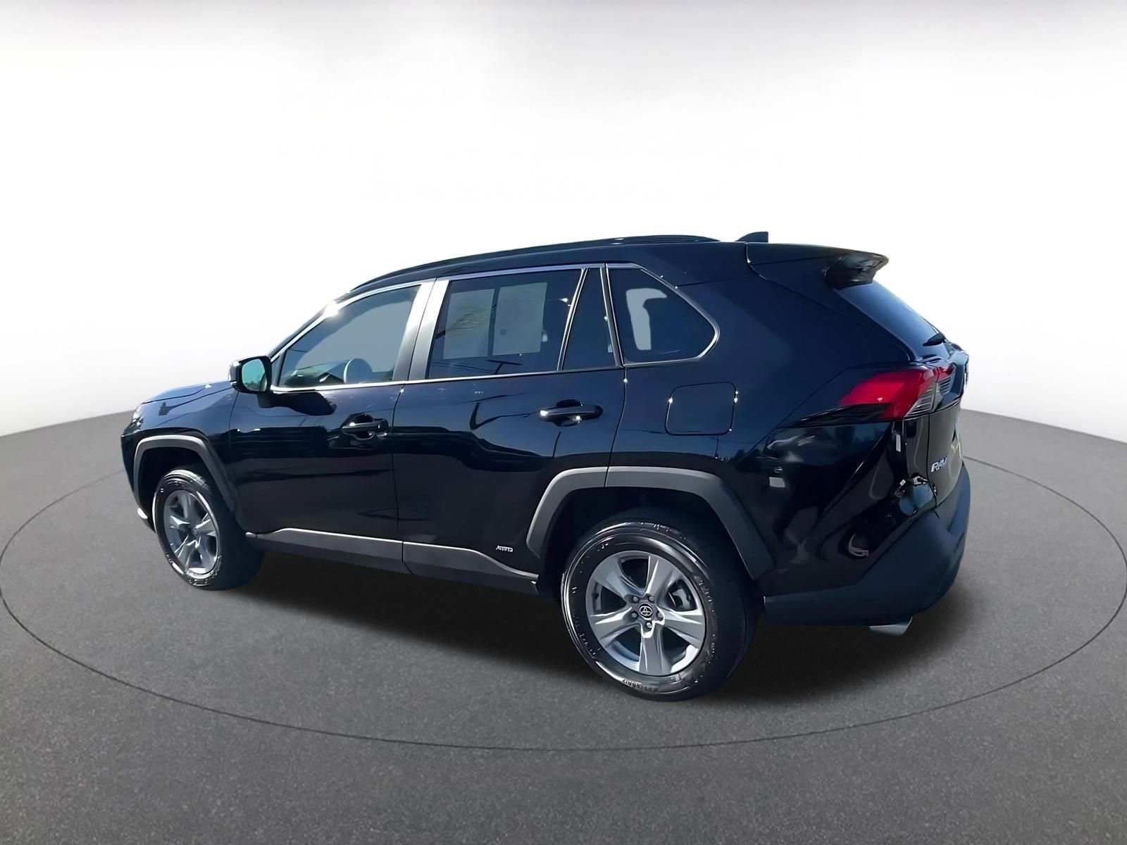 Thumbnail: 2025 Toyota RAV4 - 10