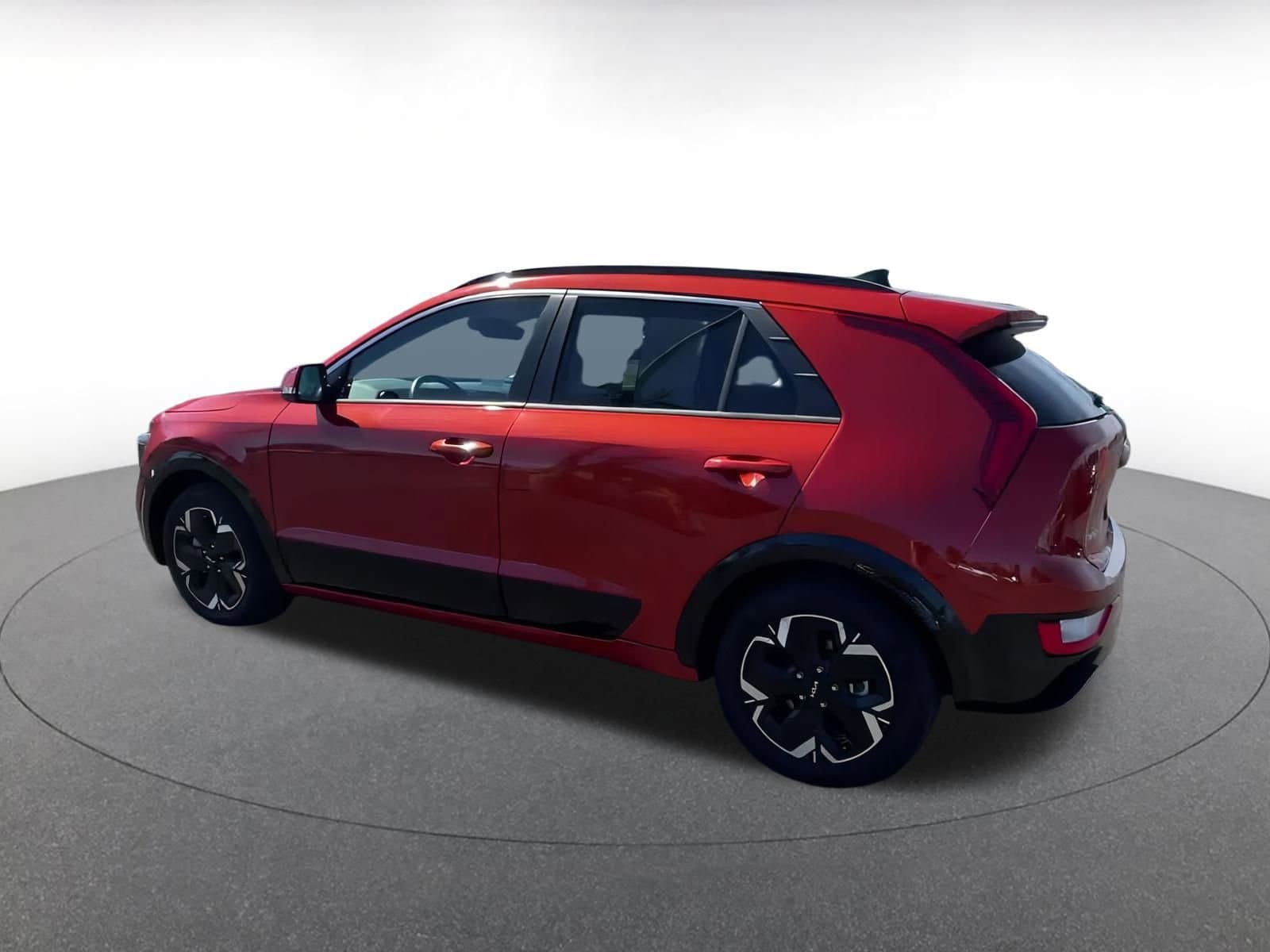 Thumbnail: 2023 Kia Niro - 10