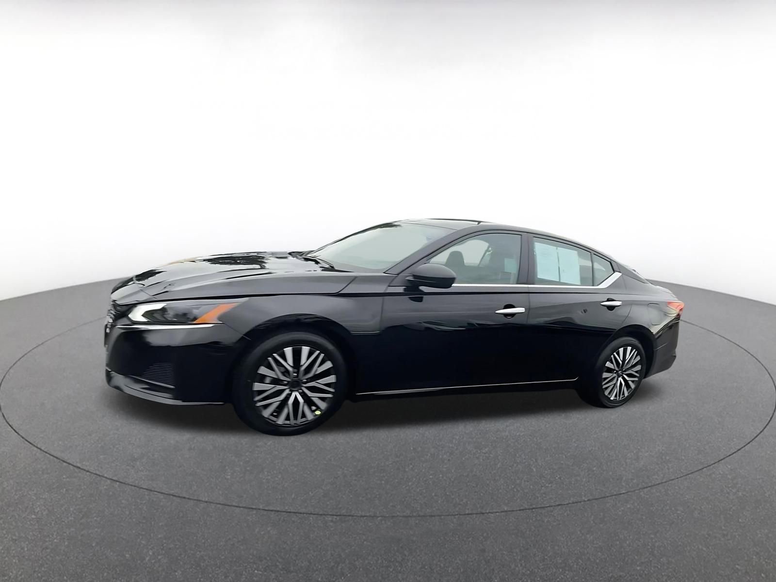 Thumbnail: 2025 Nissan Altima - 8