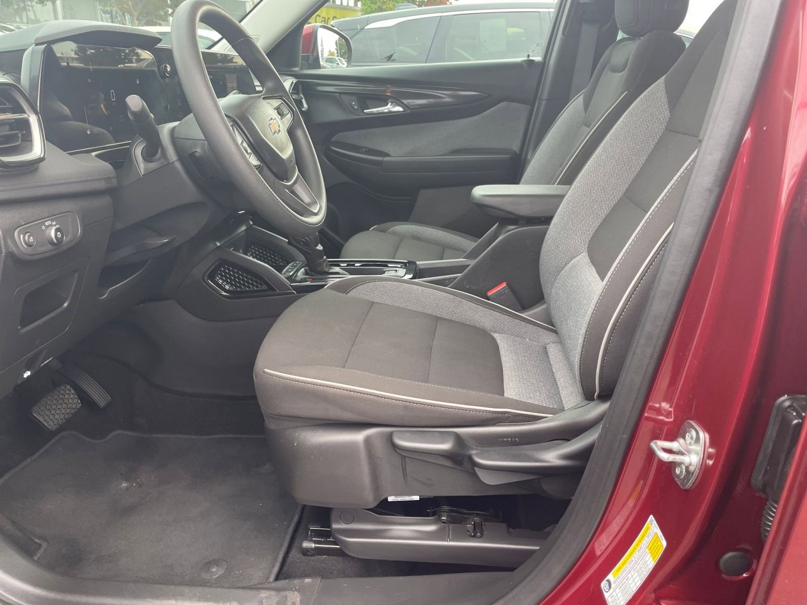 Thumbnail: 2025 Chevrolet TrailBlazer - 21