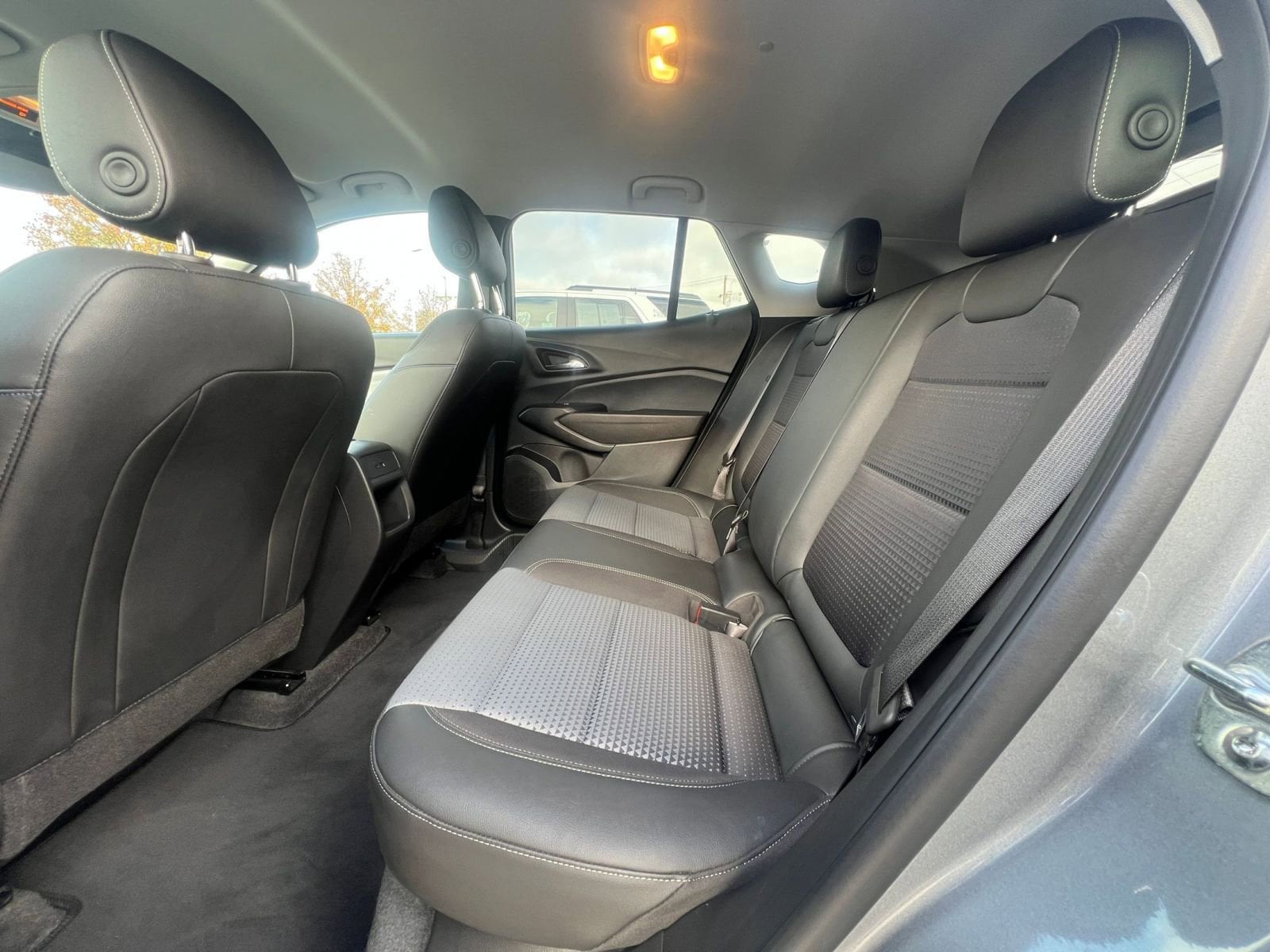 Thumbnail: 2025 Chevrolet Trax - 25