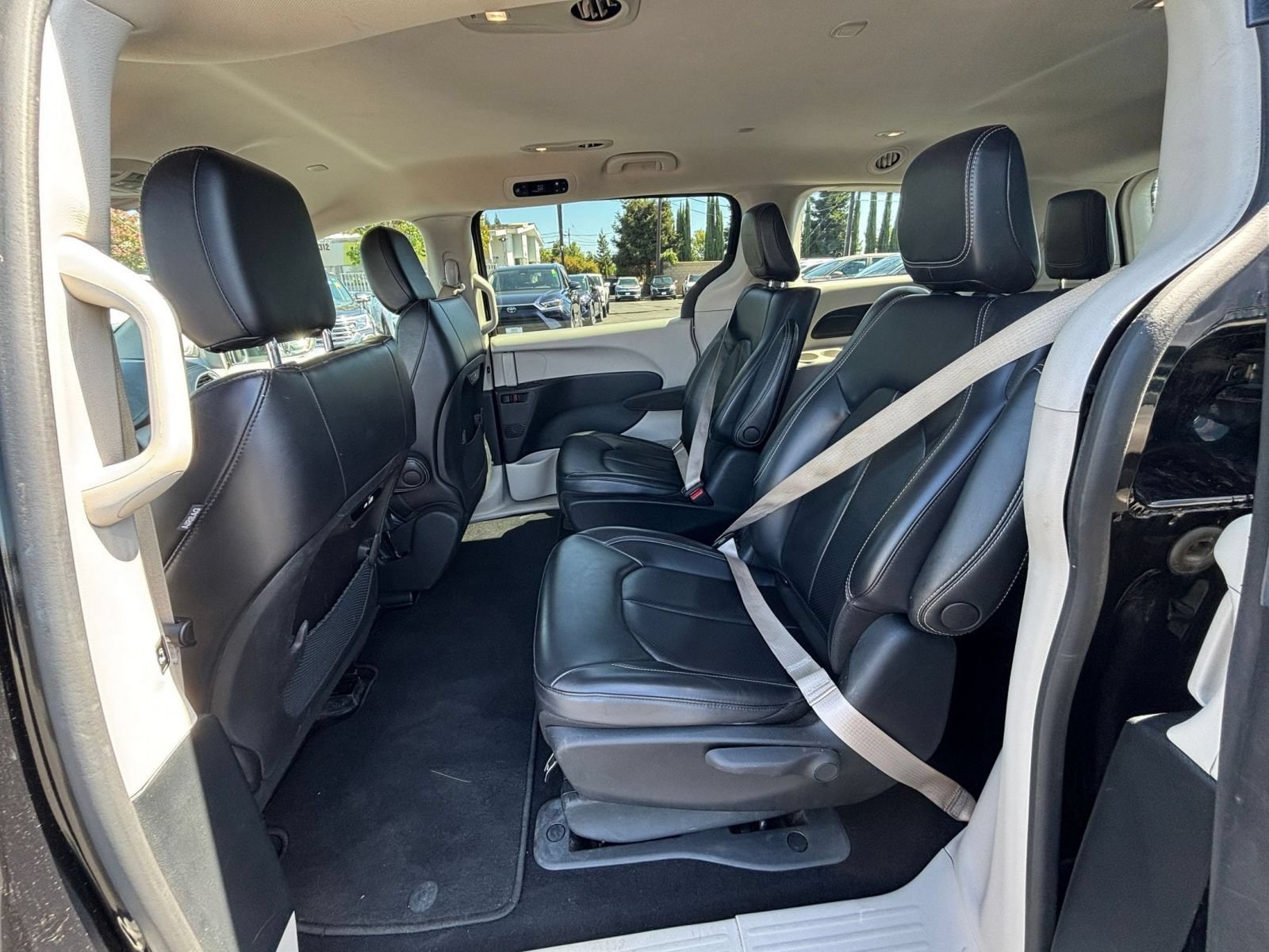 Thumbnail: 2023 Chrysler Pacifica - 27