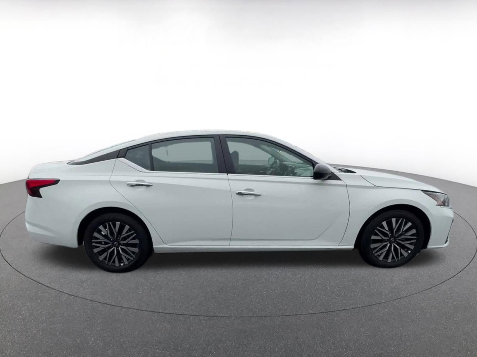 Thumbnail: 2025 Nissan Altima - 16