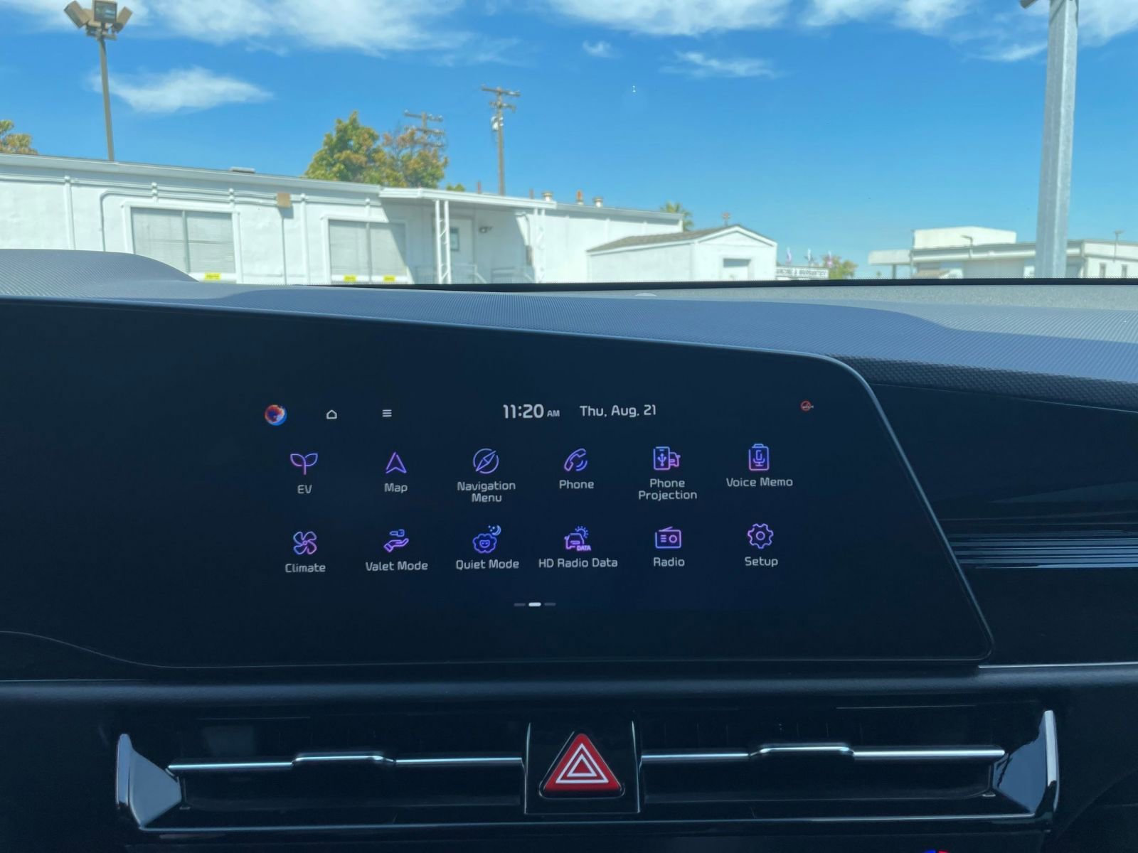 Thumbnail: 2023 Kia Niro - 26