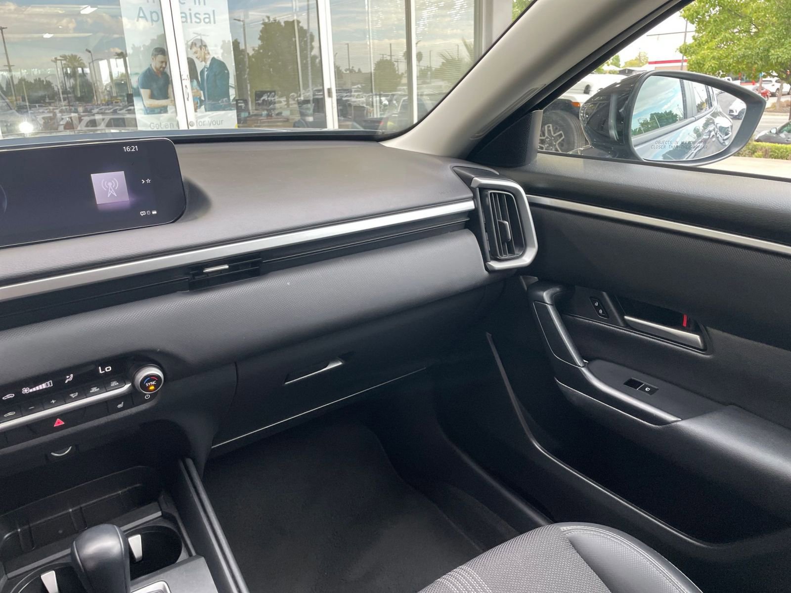 Thumbnail: 2025 Mazda CX-50 - 35