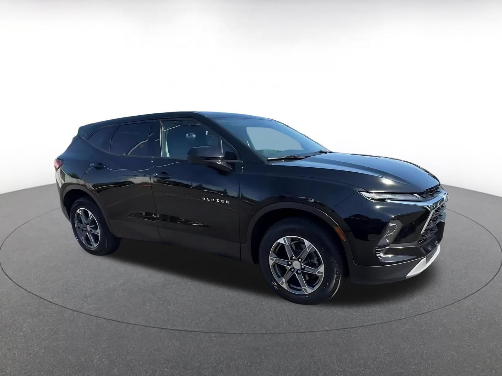 Thumbnail: 2025 Chevrolet Blazer - 2