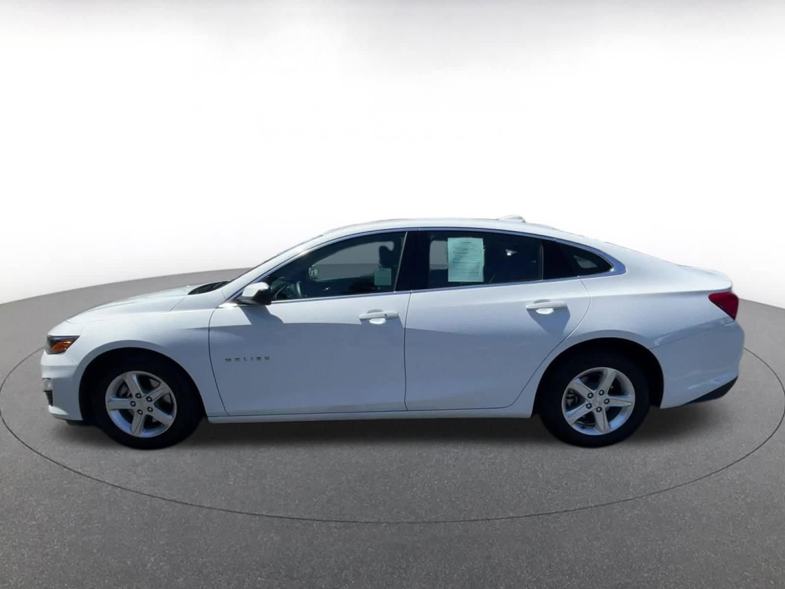 Thumbnail: 2024 Chevrolet Malibu - 9