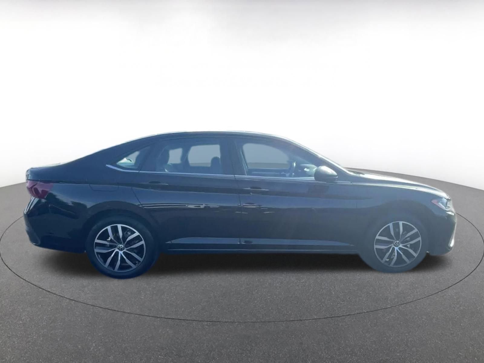 Thumbnail: 2025 Volkswagen Jetta - 16