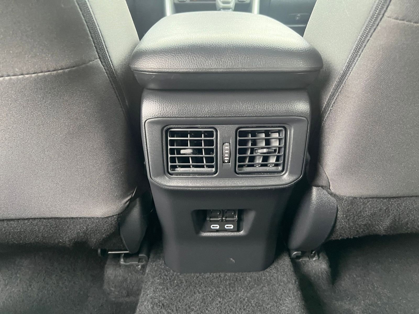 Thumbnail: 2025 Toyota RAV4 - 24