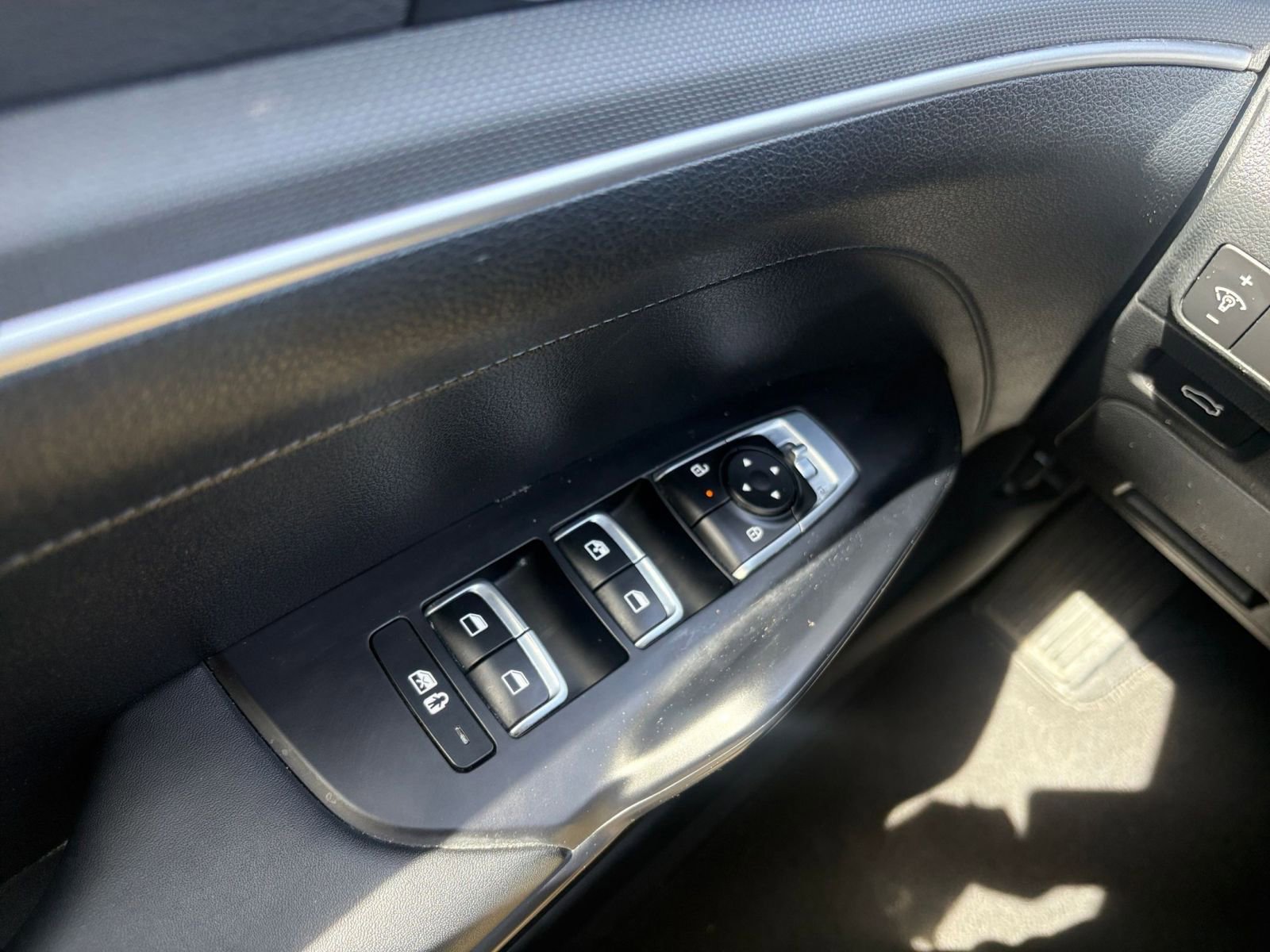 Thumbnail: 2025 Kia K5 - 18